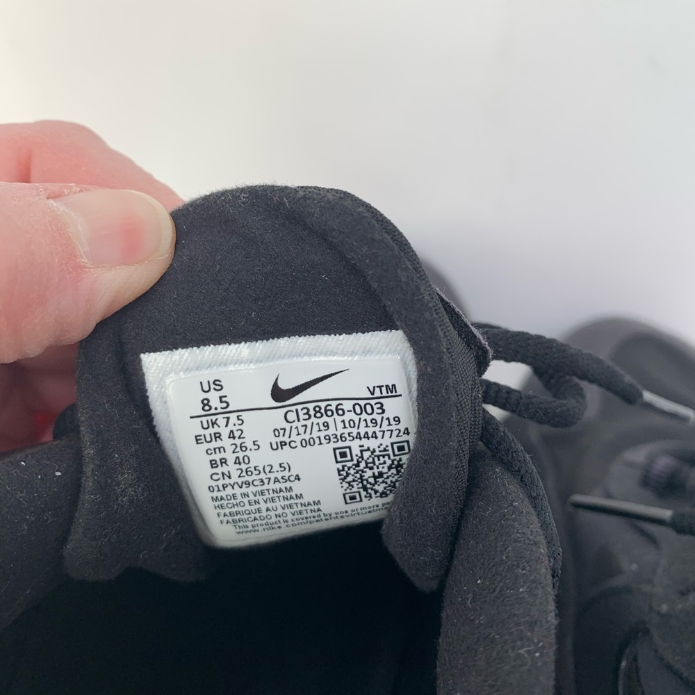 Nike Air Max 270 React MENS 8.5US Black Sneakers - Picture 3 of 8